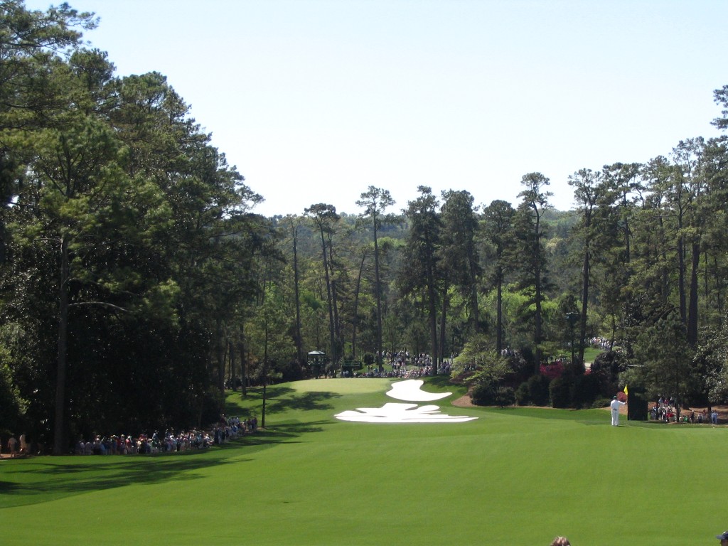 Augusta_National_Golf_Club,_Hole_10_(Camellia)