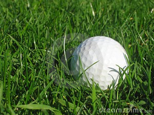 balle-de-golf-dans-l-herbe-857635